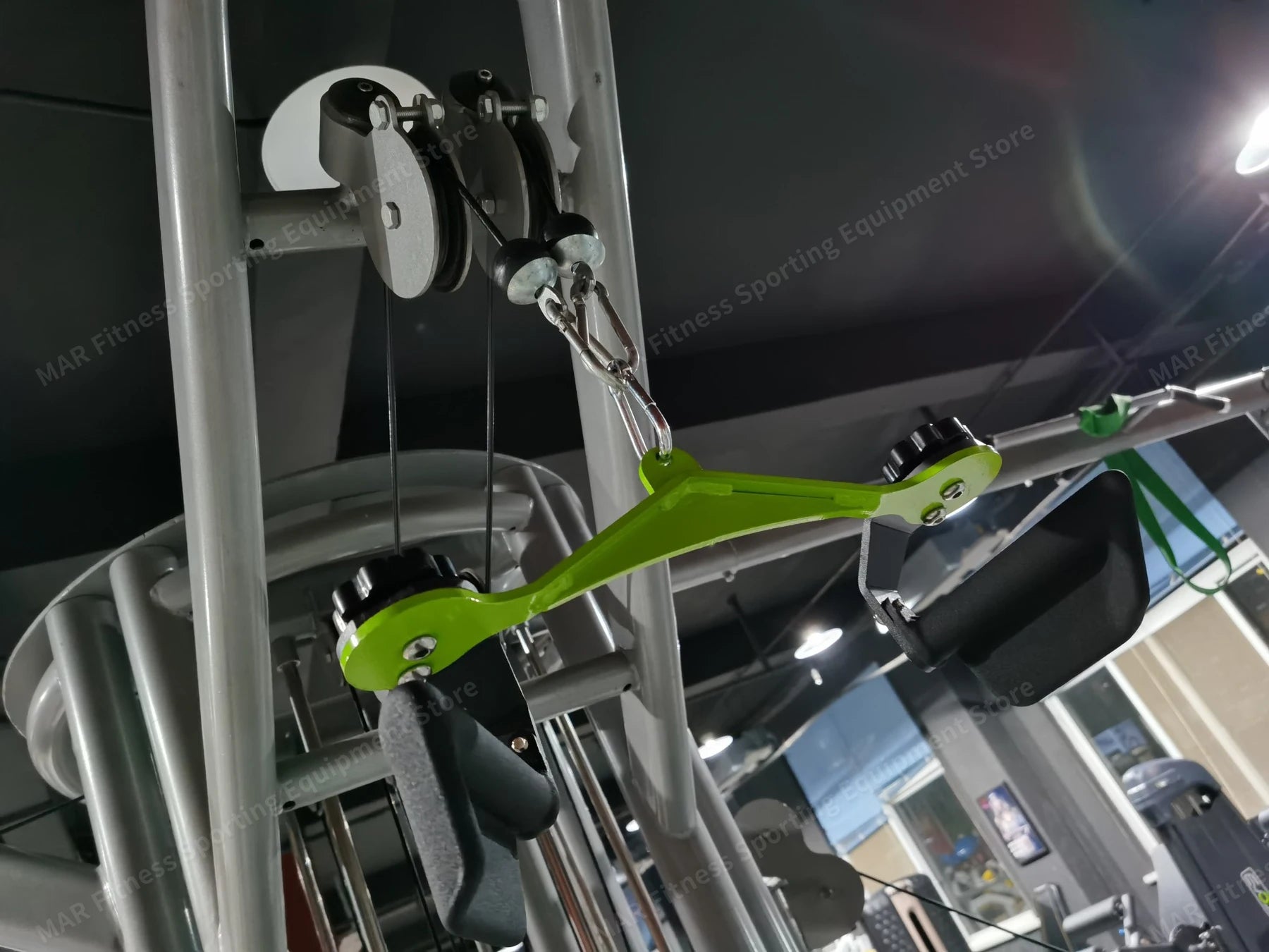 Fitness Lat Pull Down T-Bar